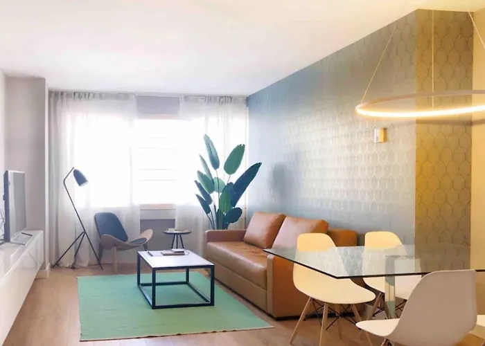 Apartamento De Diseno Con Piscina