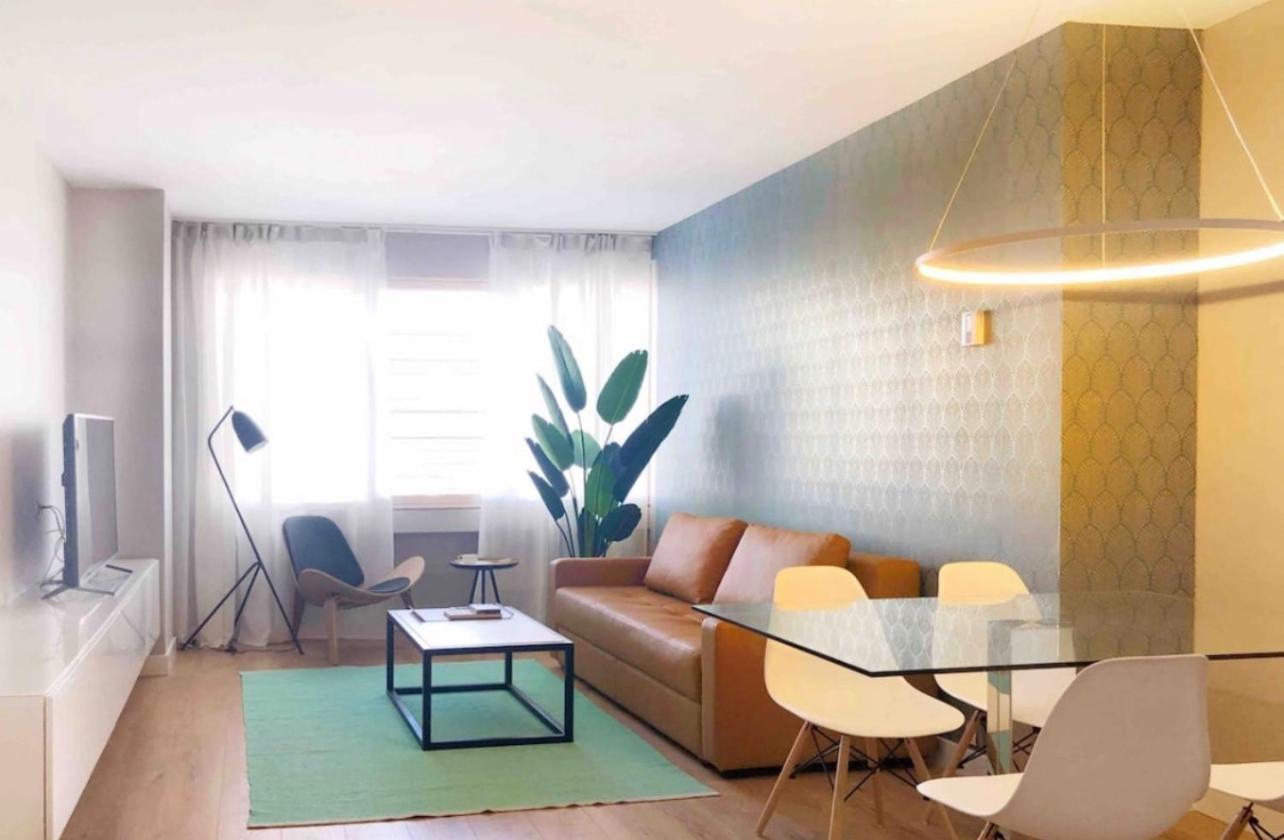 Apartamento De Diseno Con Piscina Madrid